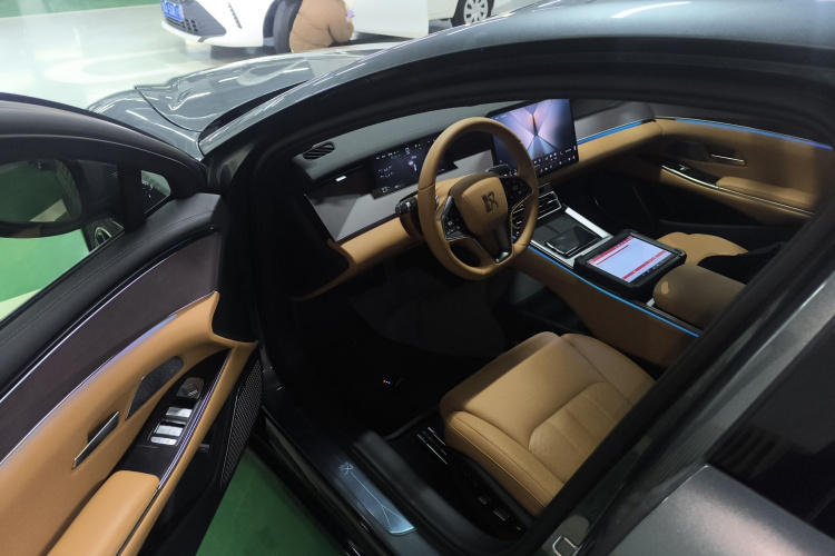 比亚迪 汉L 2025款 DM-p 四驱激光雷达旗舰型中控内饰20