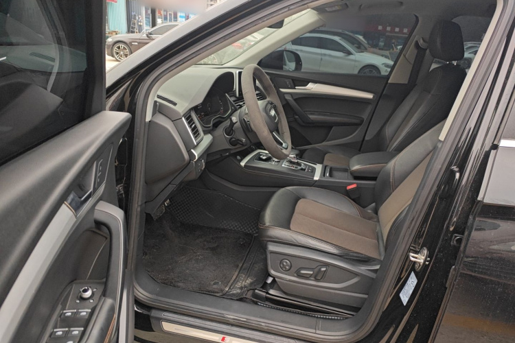 奥迪Q5L 2018款 40 TFSI 荣享时尚型 国V中控内饰20