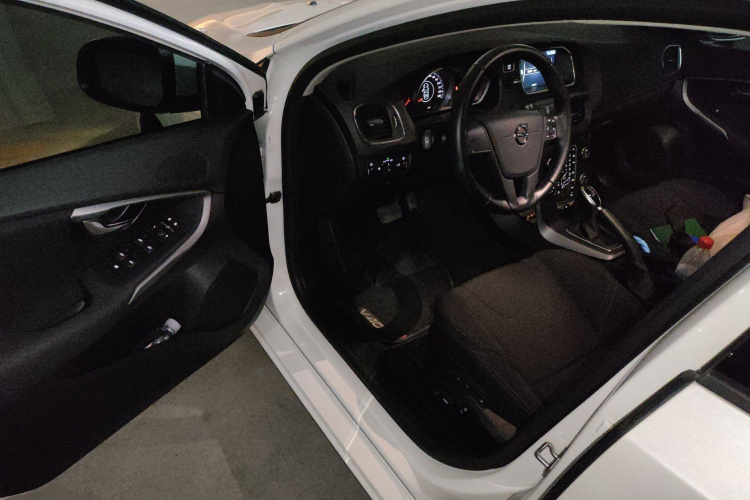 沃尔沃V40 2017款 T3 智逸版中控内饰20