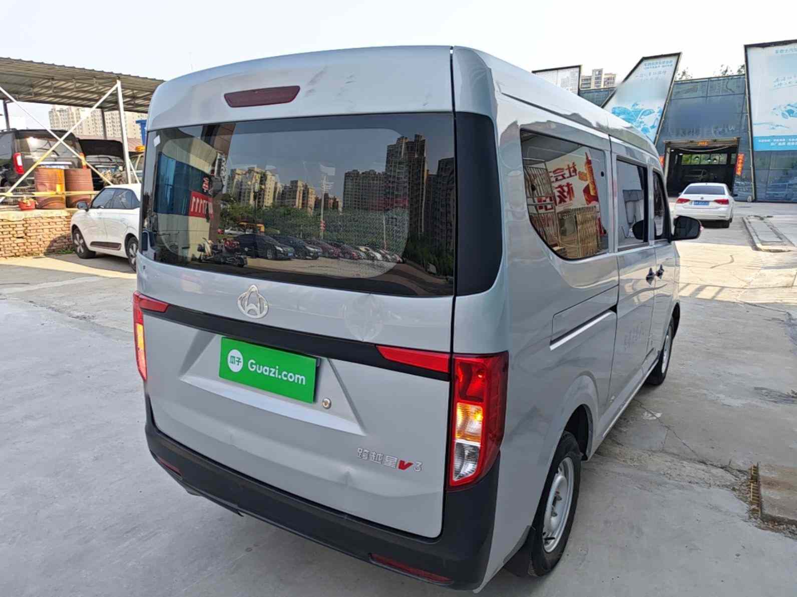 长安跨越 跨越星V3 2023款 1.3L汽油畅享型7座客车(4)