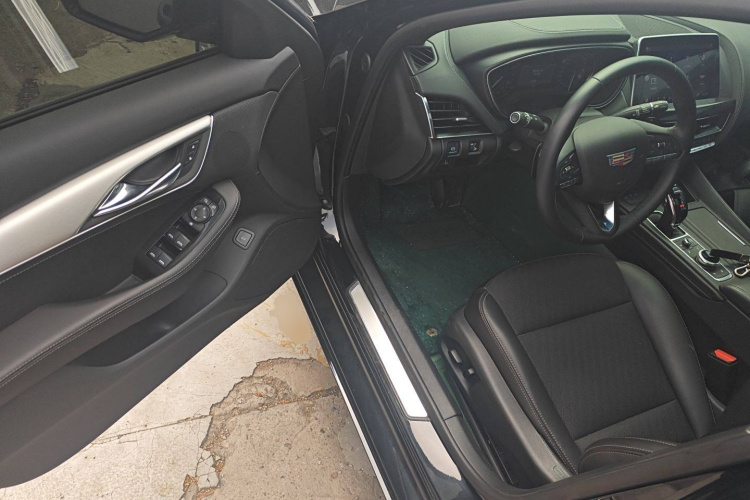 凯迪拉克CT5 2022款 28T 风尚型中控内饰20