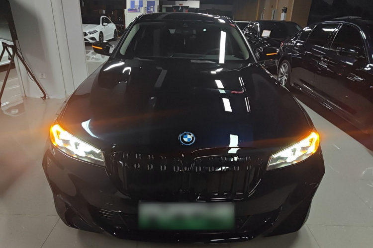 宝马i3 2024款 eDrive 35 L车身外观2