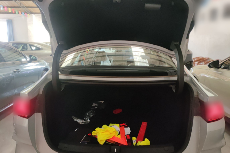 比亚迪 秦L 2024款 DM-i 120KM超越型局部细节23