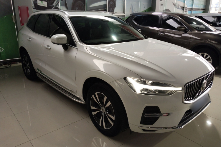 沃尔沃XC60 2022款 B5 四驱智逸豪华版车身外观3