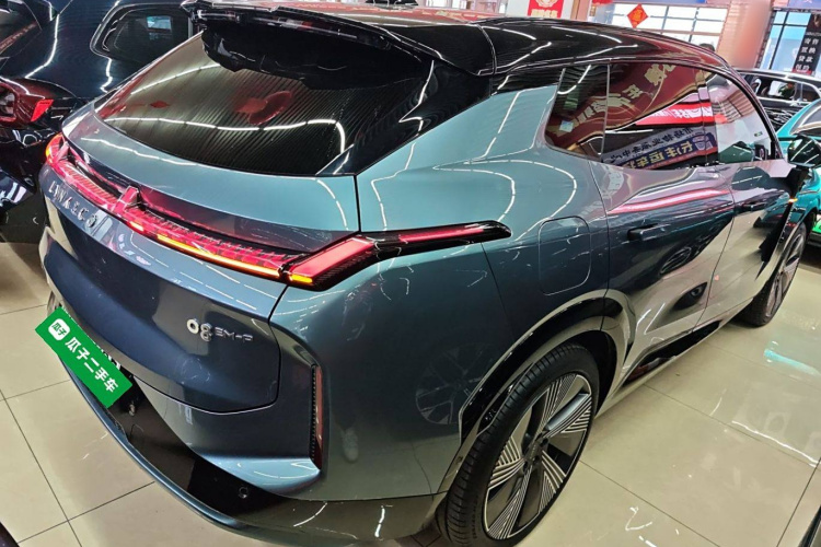 领克08 EM-P 2025款 220km 四驱性能Halo车身外观7