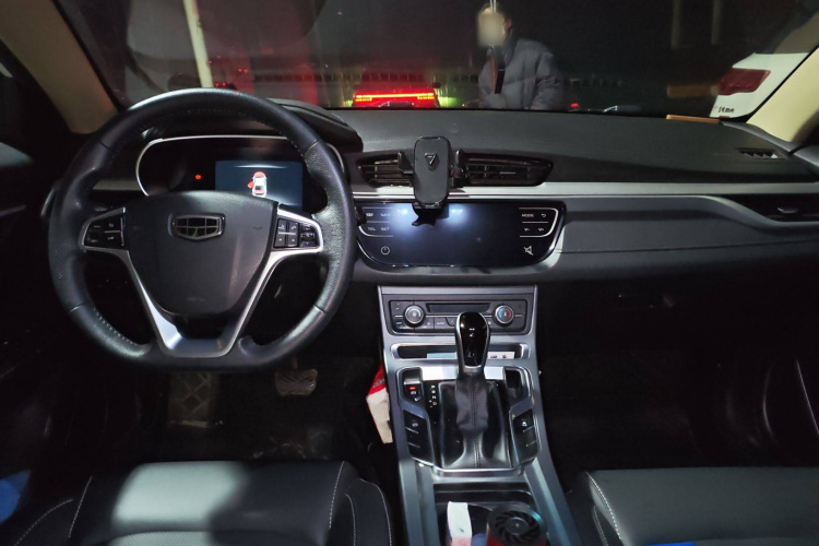 吉利汽车 帝豪 2018款 1.5L CVT向上互联版中控内饰7002