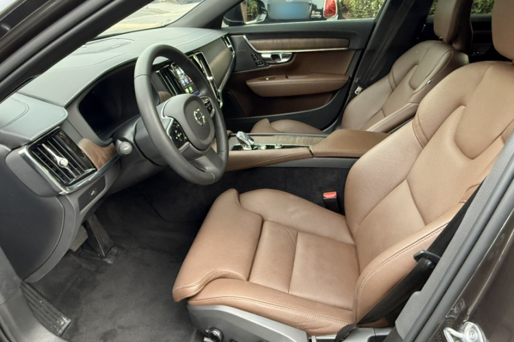 沃尔沃S90 2025款 B5 智远豪华版中控内饰7001