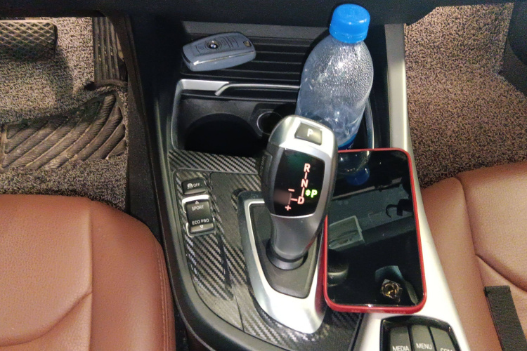 宝马1系(进口) 2018款 118i 领先型局部细节18