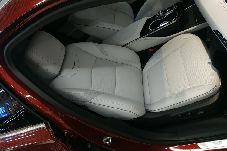 凯迪拉克GT4 2023款 25T 豪华型局部细节41