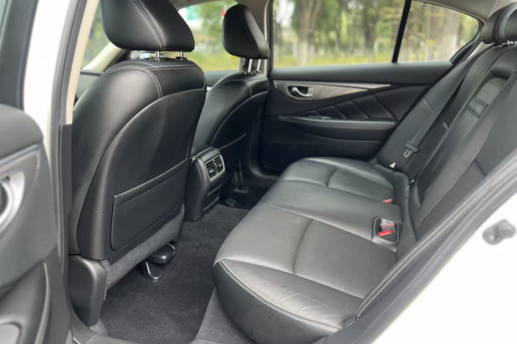 英菲尼迪Q50L 2018款 2.0T 逸享版 国VI中控内饰7009