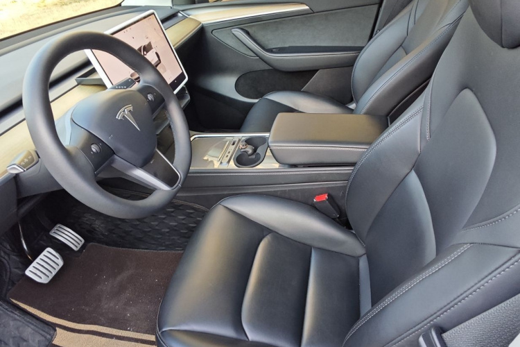 特斯拉 Model Y 2022款 Performance高性能全轮驱动版中控内饰7002