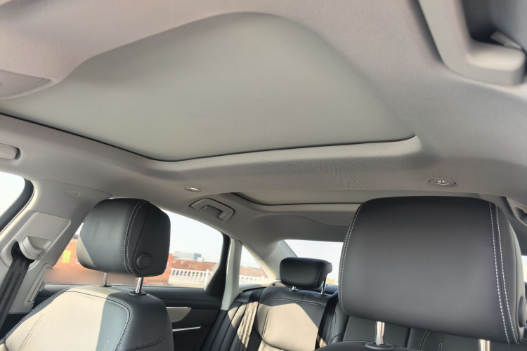 奥迪A6L 2024款 45 TFSI 臻选致雅型中控内饰7003