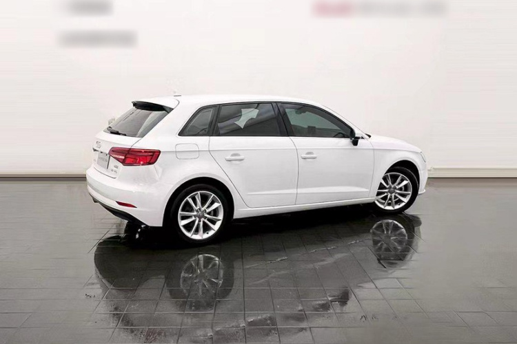 奥迪A3 2018款 30周年年型 Sportback 35 TFSI 进取型车身外观6004
