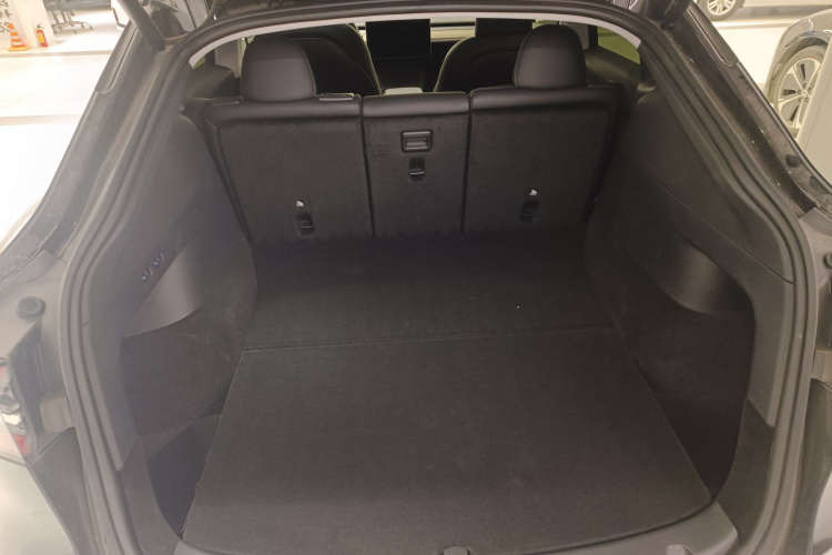 特斯拉 Model Y 2022款 改款 后轮驱动版机舱底盘23