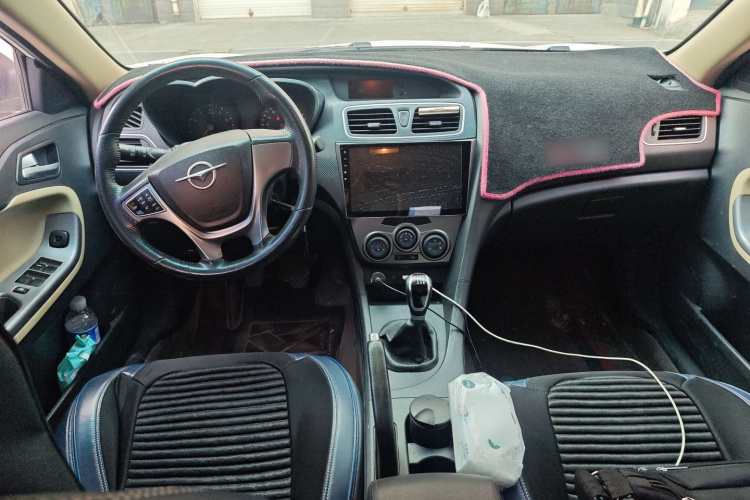 海马 福美来 2016款 1.6L 手动品尚型升级版中控内饰12