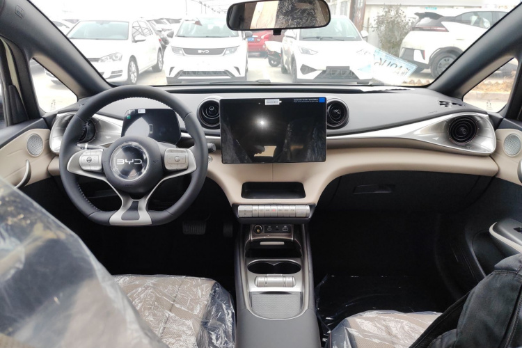 比亚迪 海豚 2025款 420km 自由版中控内饰12