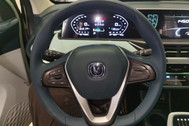 长安欧尚 奔奔E-Star 2022款 国民版 多彩限量款（快充版）三元锂局部细节13