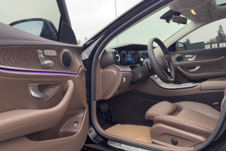 奔驰E级 2023款 E 260 L局部细节19