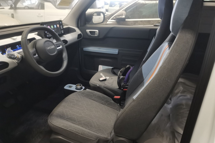 吉利银河 2024款 熊猫mini 200km 耐力熊中控内饰19