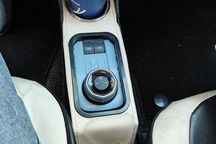 吉利银河 2023款 熊猫mini 200km 耐力熊局部细节18