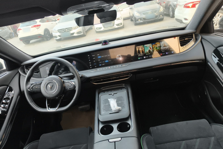 岚图汽车 岚图FREE 2025款 318 318km 后驱环游版中控内饰7002