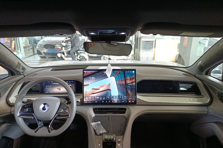 腾势N7 2023款 长续航性能版中控内饰12