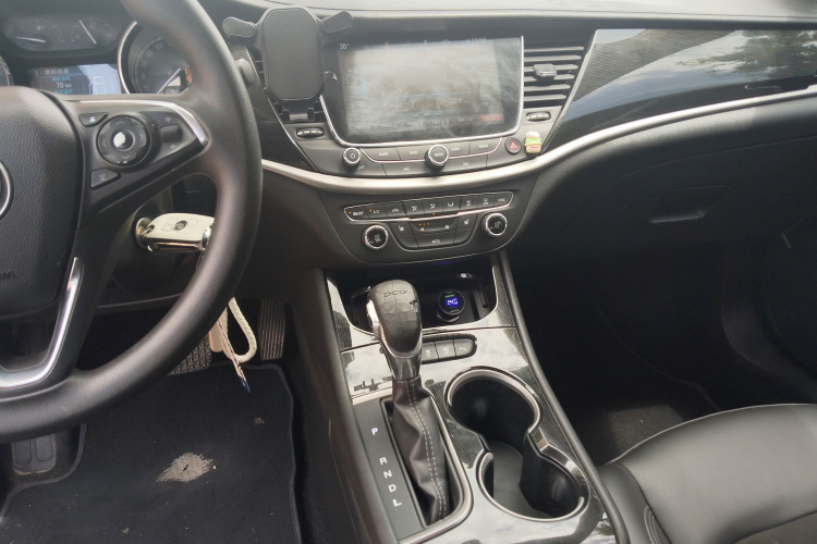 别克 威朗 2017款 三厢 20T 双离合精英型中控内饰16