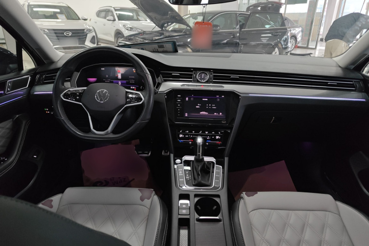 大众 迈腾 2023款 200万辆纪念版 330TSI DSG领先型中控内饰7002