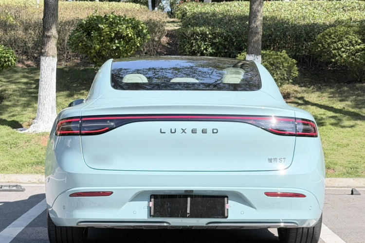 鸿蒙智行 智界S7 2024款 Pro 后驱长航版车身外观6005