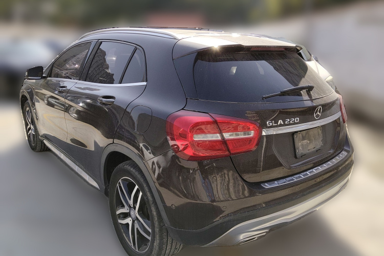 奔驰GLA 2015款 GLA 220 4MATIC 时尚型车身外观5