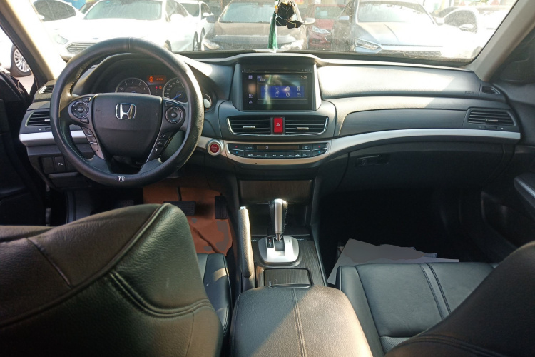 本田 歌诗图 2016款 2.4L 豪华版中控内饰12