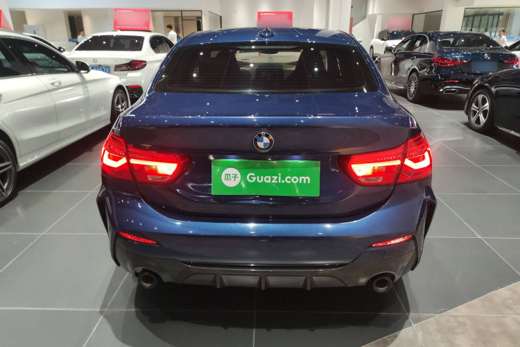 宝马1系 2021款 改款 125i M运动曜夜版车身外观6004