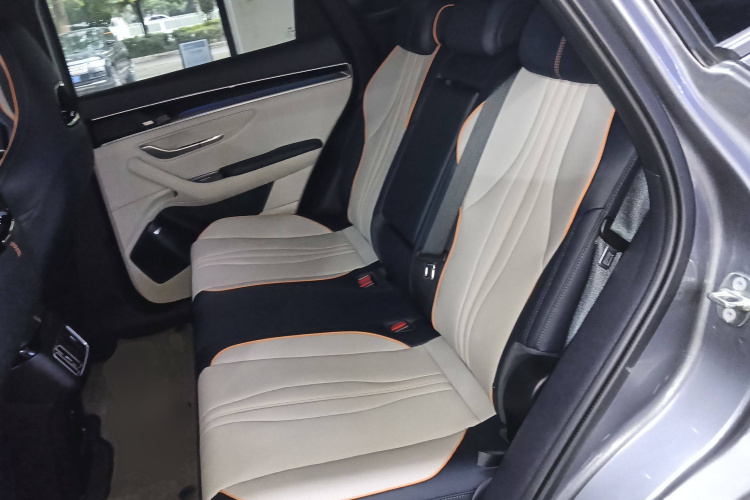 比亚迪 宋PLUS新能源 2023款 冠军版 DM-i 150KM 旗舰PLUS 5G中控内饰7004