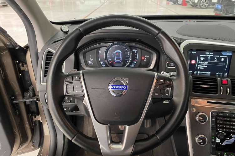 沃尔沃XC60 2015款 T5 AWD 智驭版中控内饰7001