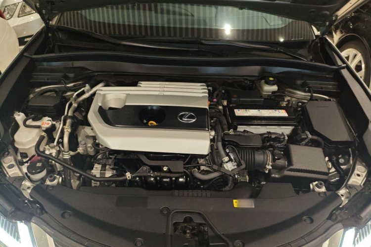 雷克萨斯UX 2020款 200 F SPORT版机舱底盘24