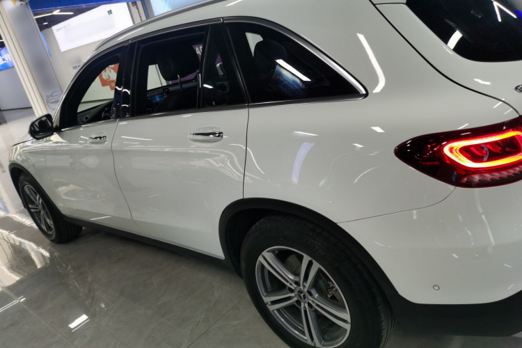 奔驰GLC 2021款 GLC 260 L 4MATIC 动感型车身外观4