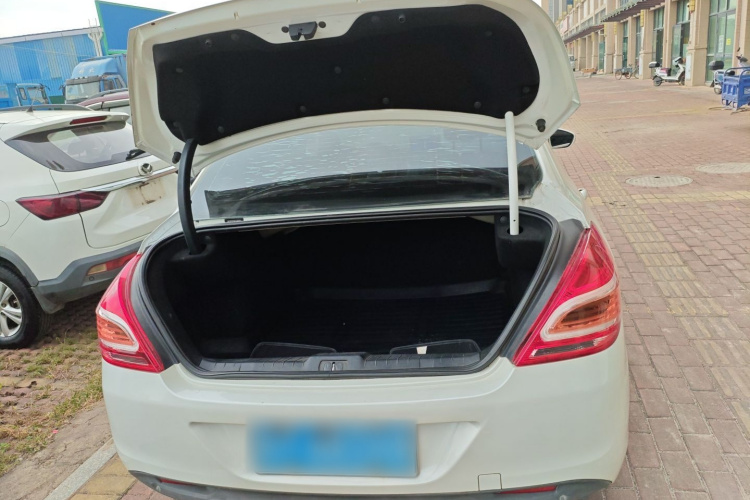 标致308 2014款 乐享版 经典 1.6L 手动优尚型机舱底盘23