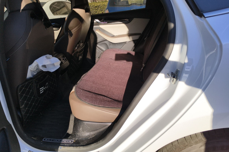 比亚迪 秦PLUS 2024款 荣耀版 DM-i 55KM领先型中控内饰21