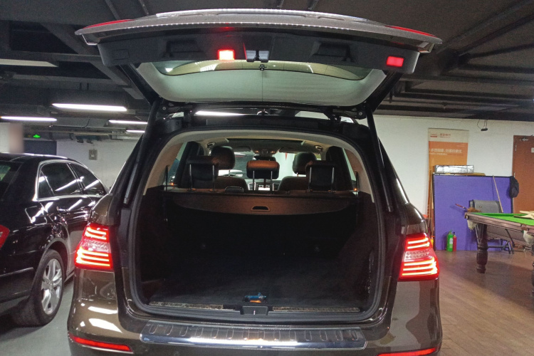 奔驰M级 2015款 ML 320 4MATIC机舱底盘23