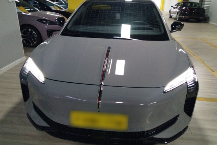 红旗EH7 2024款 760 Pro+ 四驱荣耀版车身外观2