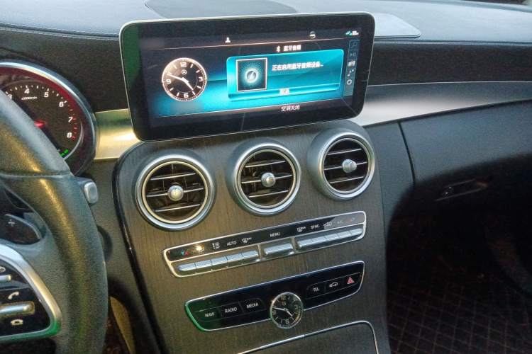 奔驰C级 2019款 C 260 L局部细节16