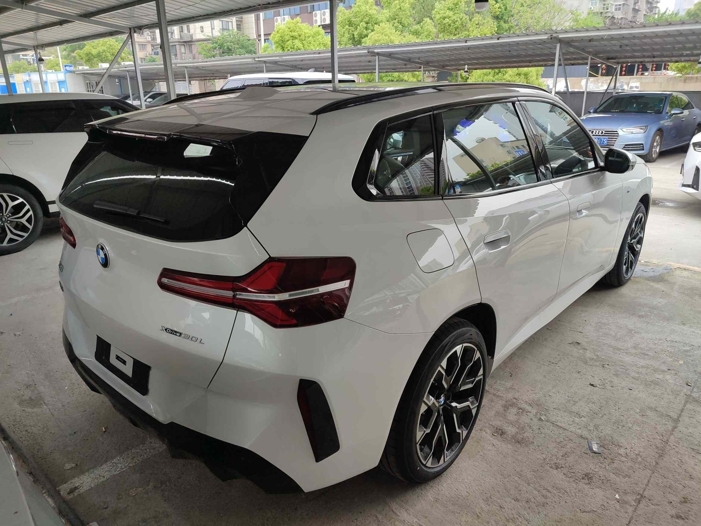 宝马X3 2025款 xDrive30L 尊享型 M运动曜夜套装(4)