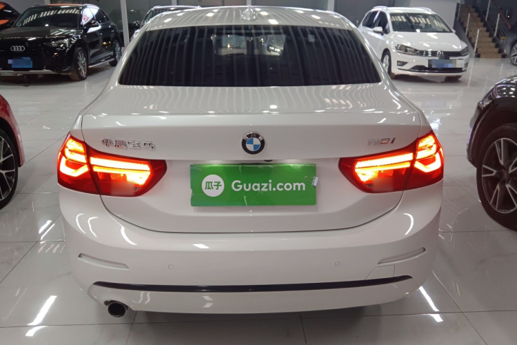 宝马1系 2018款 118i 运动型车身外观6