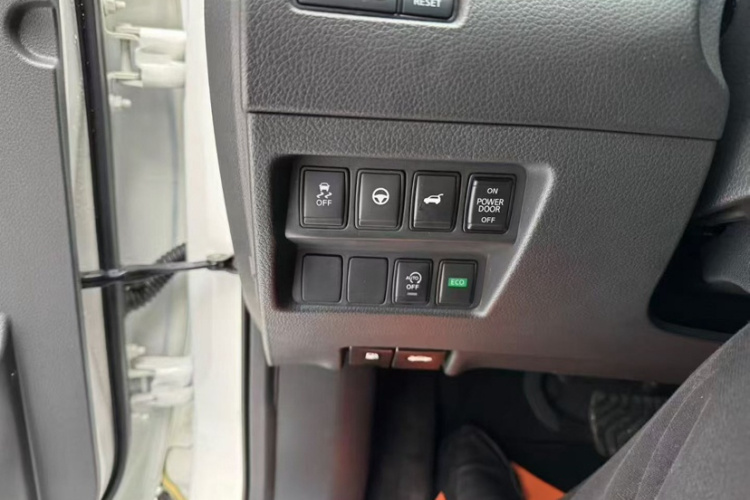 日产 奇骏 2021款 2.5L CVT 4WD XL ITS豪华纪念版中控内饰7002