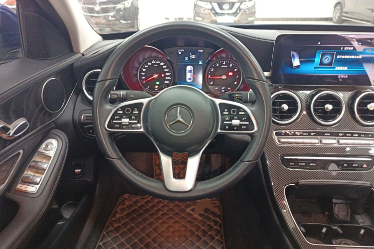 奔驰C级 2019款 C 180 L 时尚型运动版中控内饰13