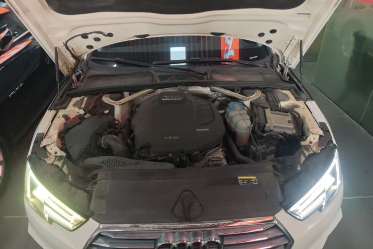 奥迪A4L 2018款 30周年年型 40 TFSI 时尚型局部细节24