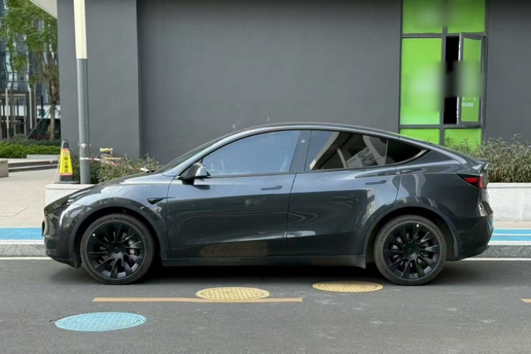 特斯拉 Model Y 2024款 长续航全轮驱动版车身外观6006