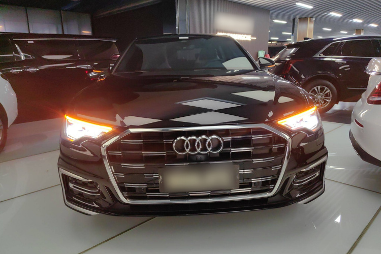 奥迪A6L 2023款 45 TFSI 臻选动感型车身外观2