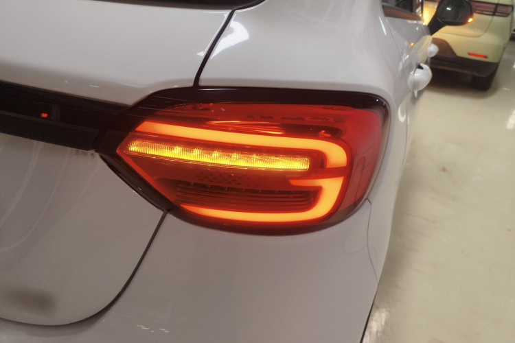 零跑汽车 零跑T03 2024款 200轻享版车身外观6006