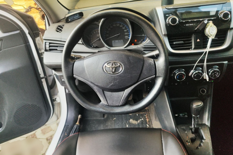 丰田 威驰 2017款 1.5L CVT创行版中控内饰13